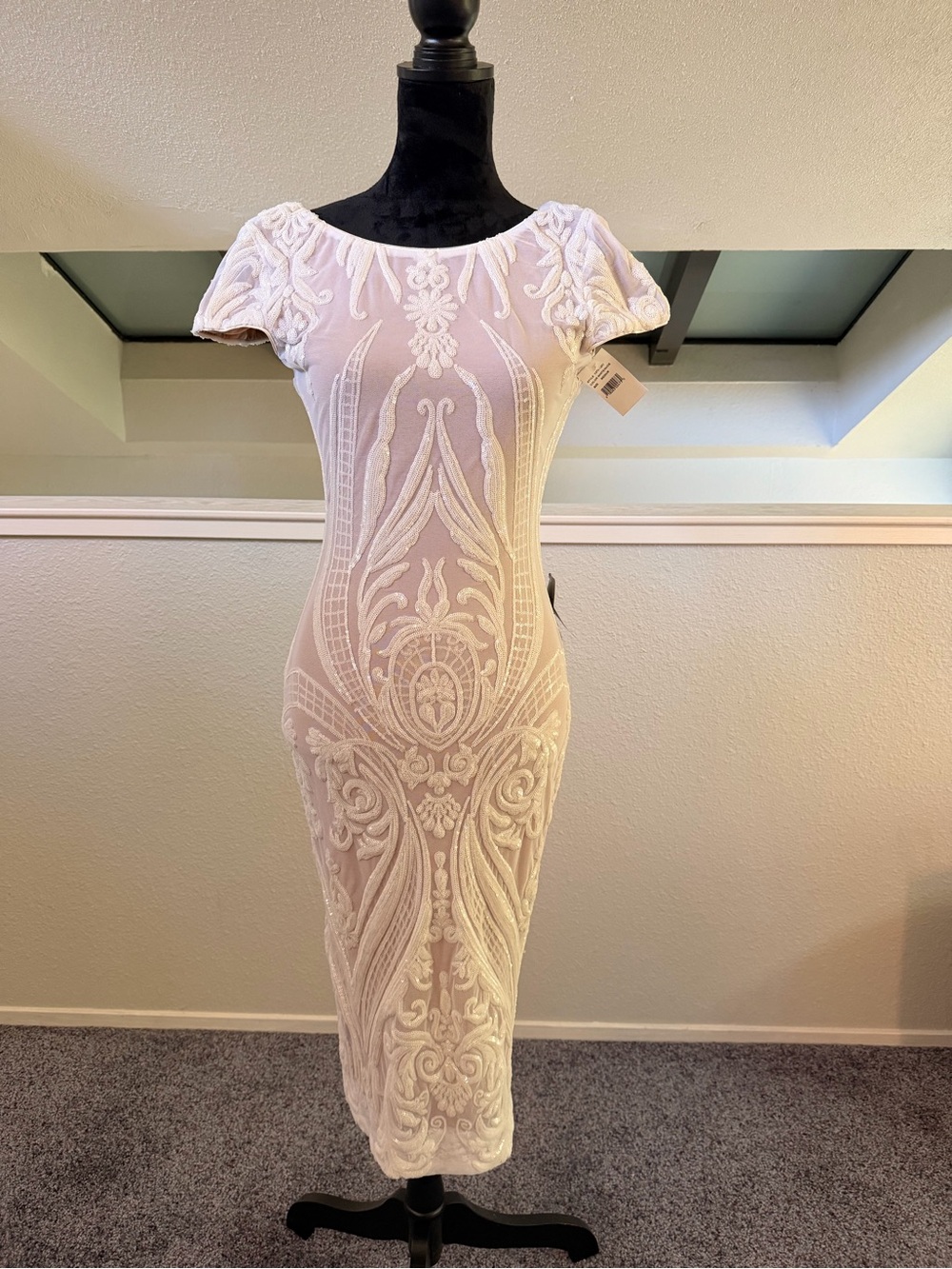 Dress the Population Cream Lace-Embroidered Sequins Midi Dress